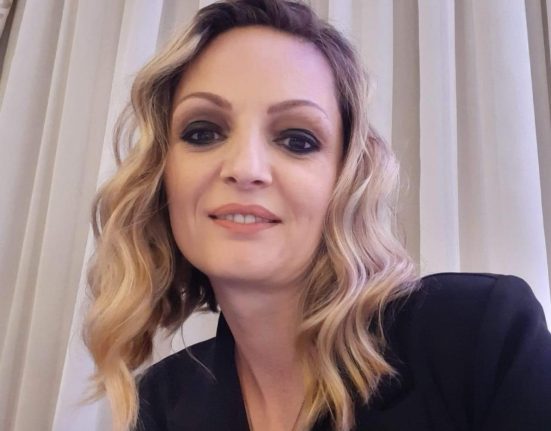 Andor Teodora, mamă acuzată de abuzuri, implicată în scandal judiciar la Oradea