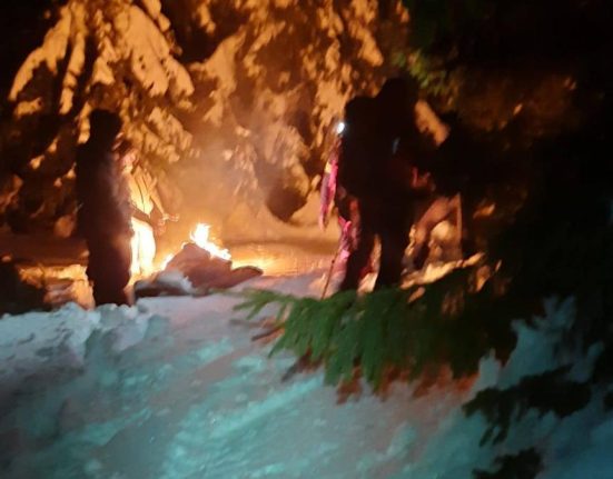 Ucrainenii rataciti in Muntii Maramuresului gasiti dupa salvare dificila