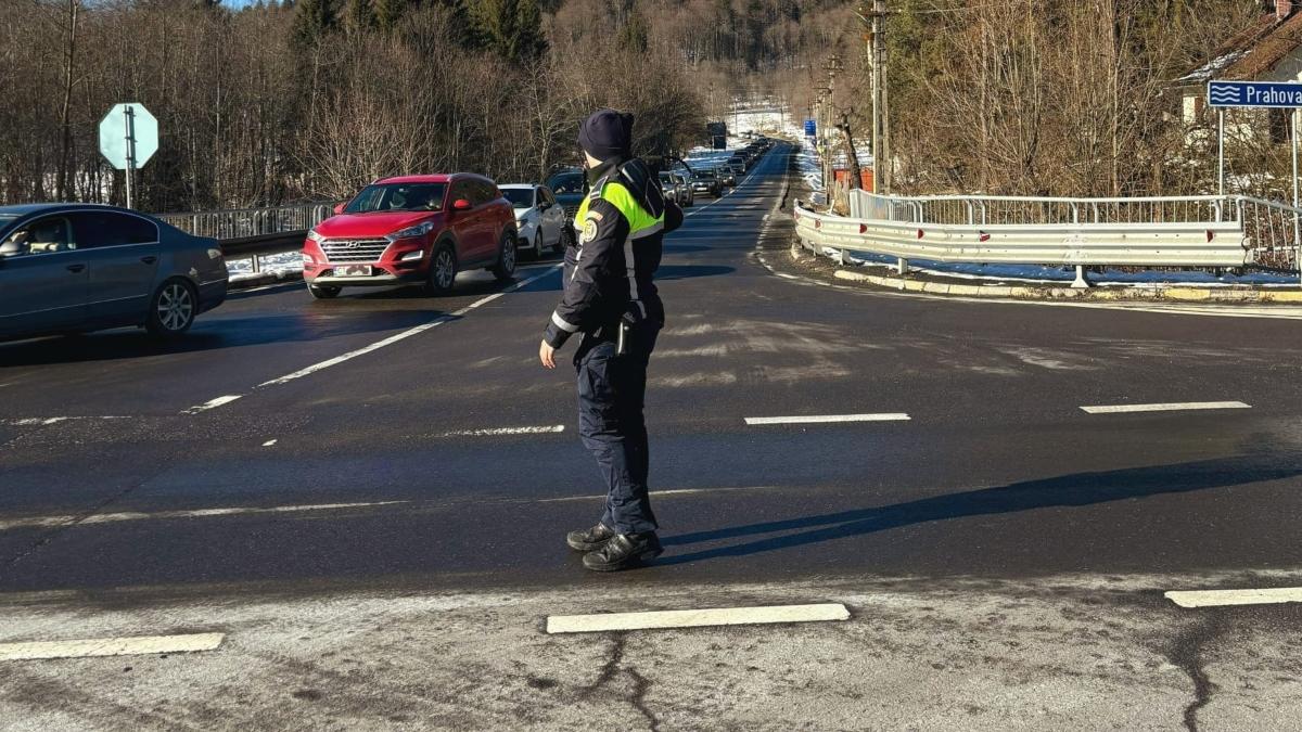 Aglomeratie pe DN1 Brasov Politia recomanda rute alternative