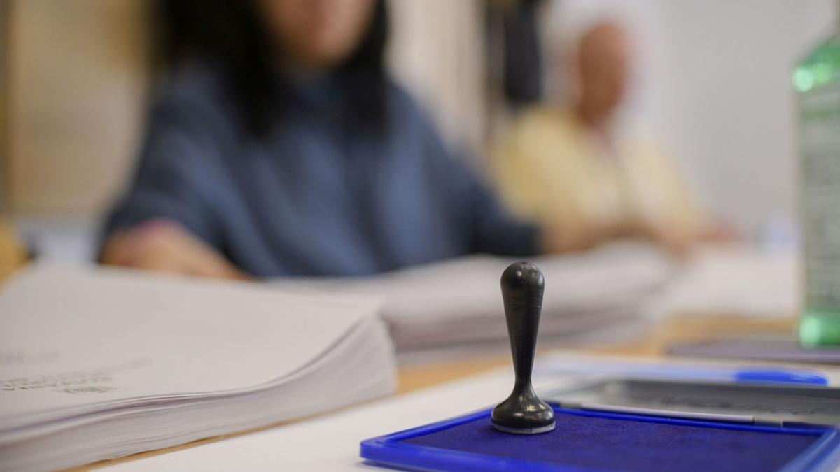 Alegeri prezidentiale 2025 Membrii sectiilor primesc mai putini bani
