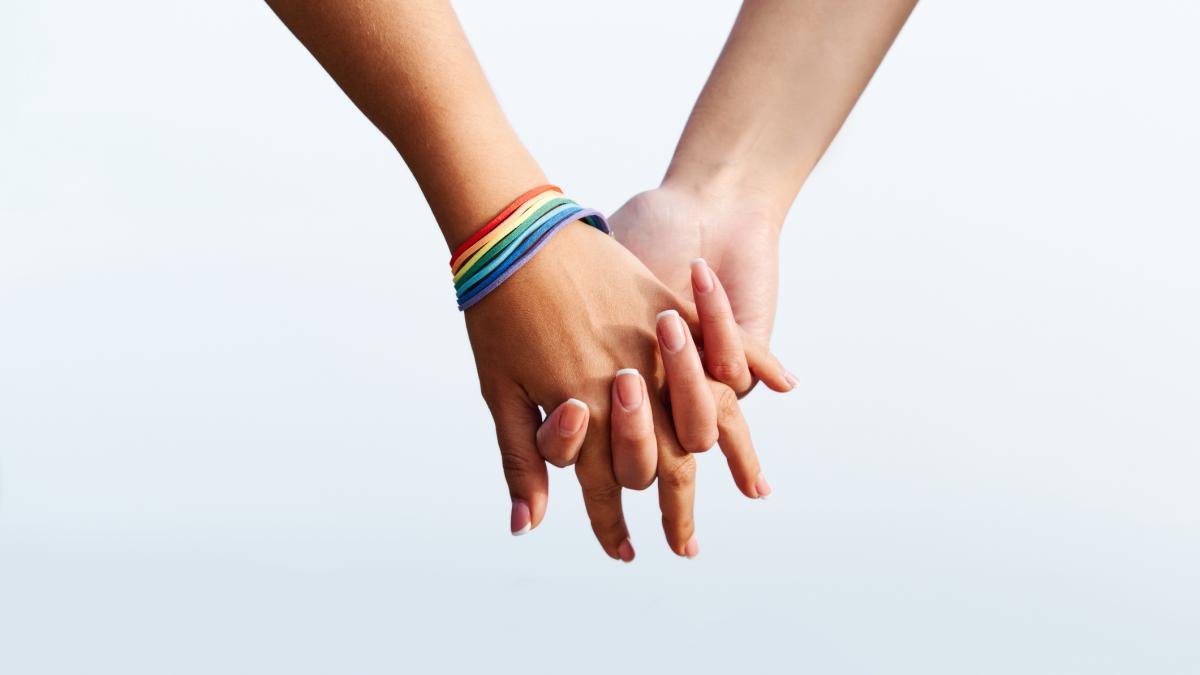 Aproape 70 la suta dintre romani resping total recunoasterea cuplurilor gay