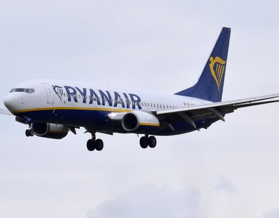 Avion cu 194 pasageri decolat spre Marsilia revine urgent