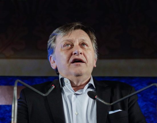 Crin Antonescu vrea ca Georgescu sa candideze din nou Sa l vedem in carne si oase la dezbatere E ca o holograma
