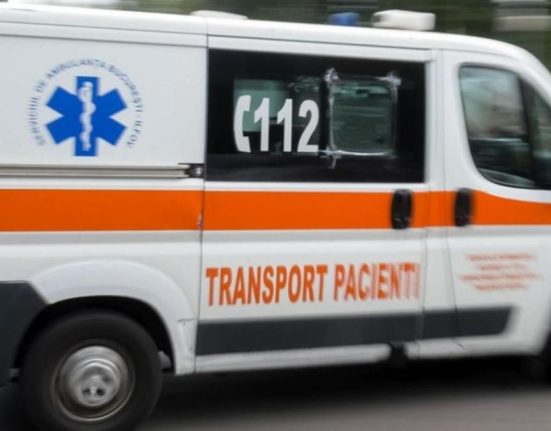 Doi copii si patru adulti raniti intr un accident in Cluj Napoca trafic blocat