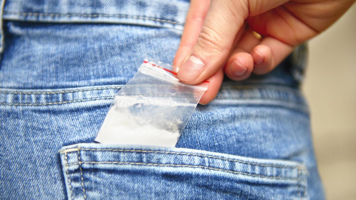 Mii de elevi romani dependenti de tutun alcool si droguri