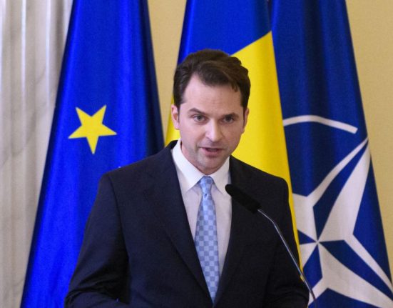 Ministrul Energiei a sesizat DIICOT pentru dezinformarea despre vanzarea lacurilor catre straini