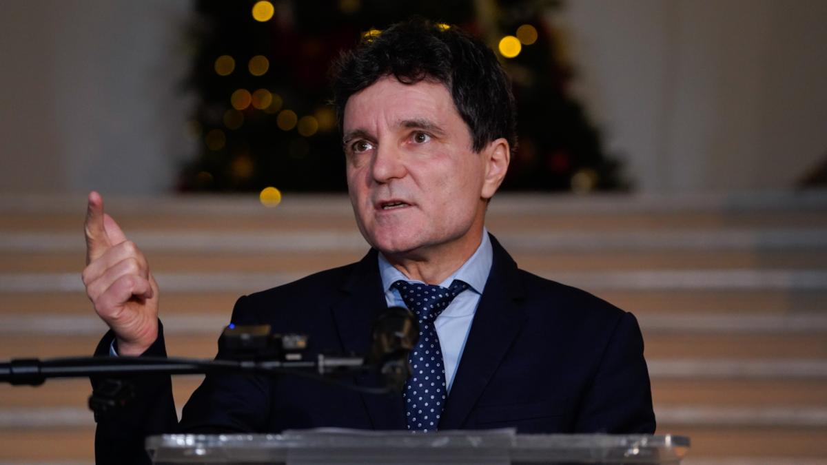Nicusor Dan despre retragerea lui Crin Antonescu Nu poti cere validarea de la Craciun la Revelion