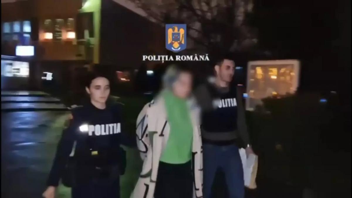 O femeie a incendiat o masina in Bucuresti focul extinzandu se la alte autoturisme
