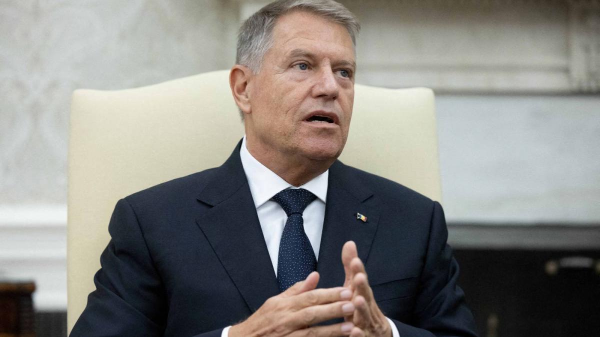 Opozitia a strans semnaturi pentru suspendarea lui Iohannis