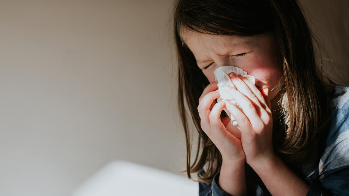 Peste 57000 de infectii respiratorii acute saptamana trecuta 4 decese din cauza gripei iarna aceasta Diferenta dintre gripa si raceala