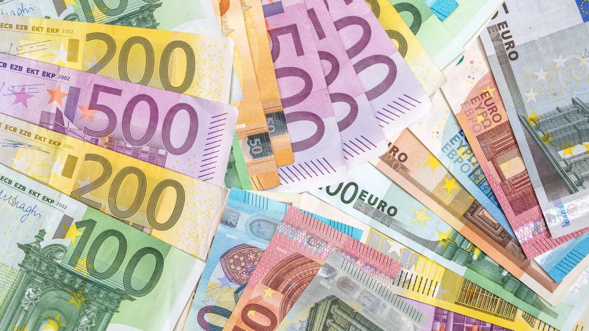Revoltator O institutie din Romania a oferit bonus de pensionare de 100000 de euro Cine l a primit