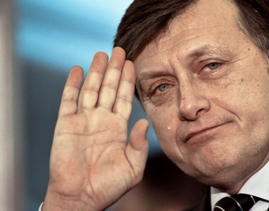 Surse Cine sunt cei 7 care il pot lasa pe Crin Antonescu fara candidatura Pe cine masoara PSD si PNL