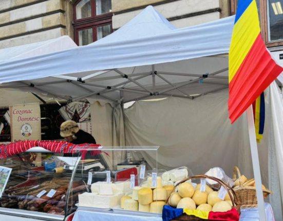 Targuri expozitii si calatorii cu Trenul Unirii azi in Bucuresti