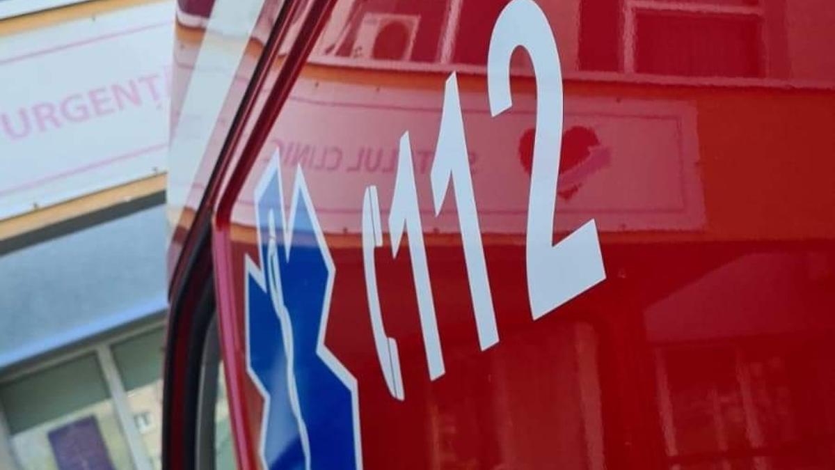 Un barbat injunghiat de o femeie la un atelier