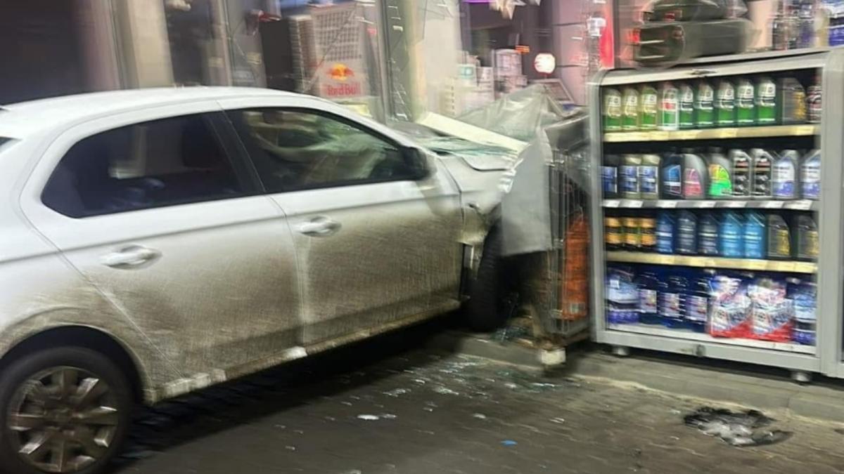 Un marocan a lovit cu masina o benzinarie din Timis