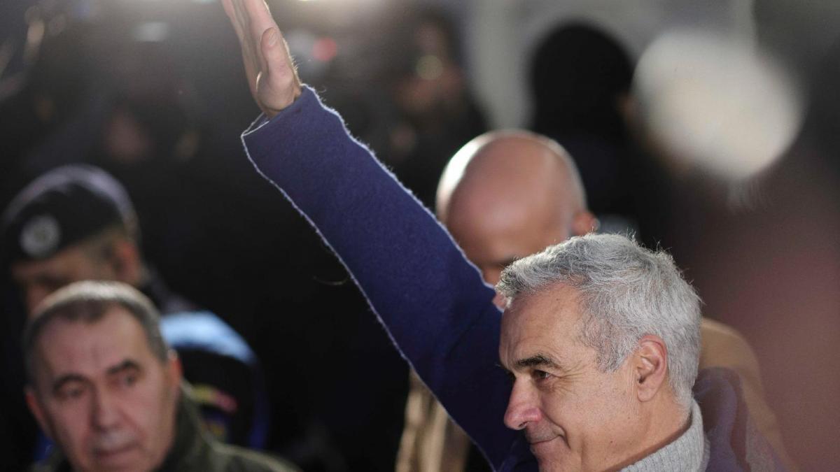 Calin Georgescu a facut salutul nazist la Parchet
