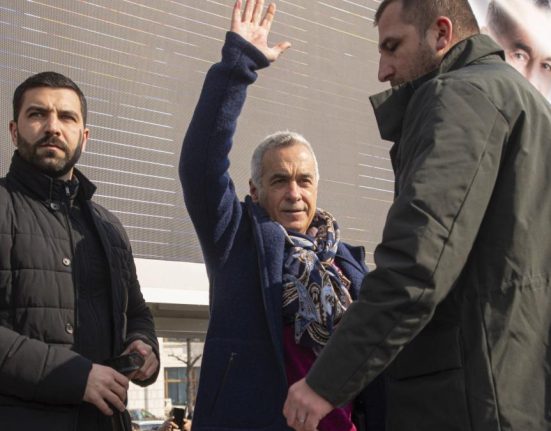 Calin Georgescu oprit in trafic si dus la audieri