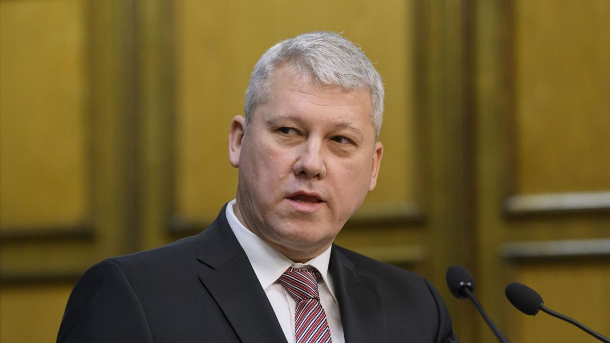 Catalin Predoiu noul presedinte interimar al PNL O onoare si o mare responsabilitate