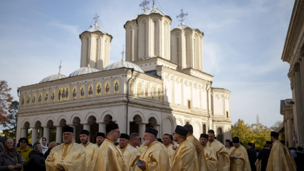Cine sunt cei 16 sfinti canonizati marti