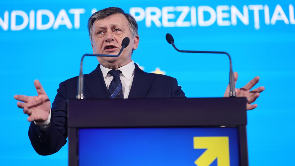 Crin Antonescu critica serviciile secrete Capacitatile de prevenire si explicare la alegeri suspect de scazute