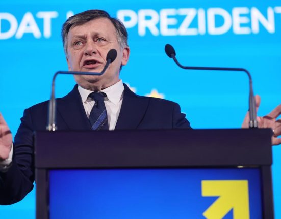 Crin Antonescu solicita convocarea CSAT in contextul amenintarilor Rusiei O tara nu se apara cu mainile n san