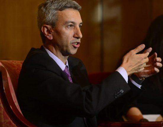 Dan Diaconescu condamnat la 8 ani pentru minor