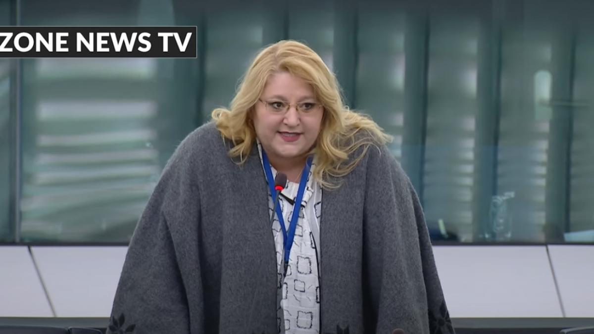 Denunt penal impotriva Dianei Sosoaca pentru lauda adusa lui Ceausescu