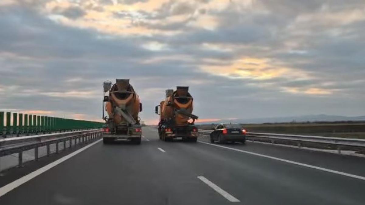 Doua betoniere au blocat traficul pe A7