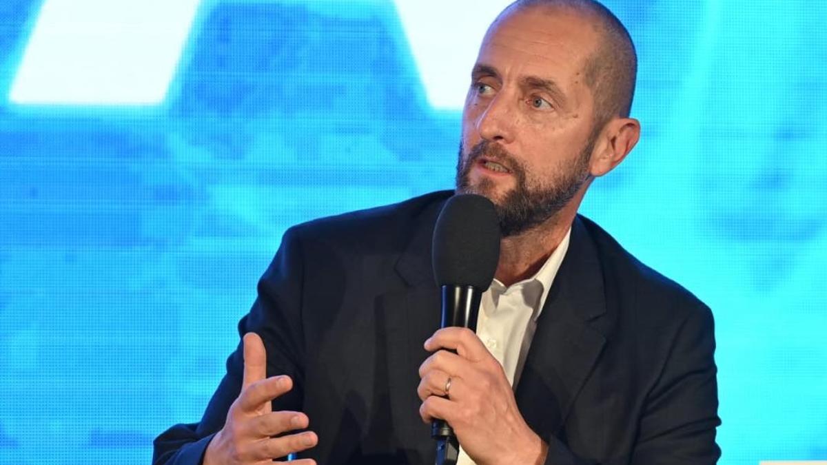 Dragos Damian directorul celui mai mare producator de medicamente numit consilier