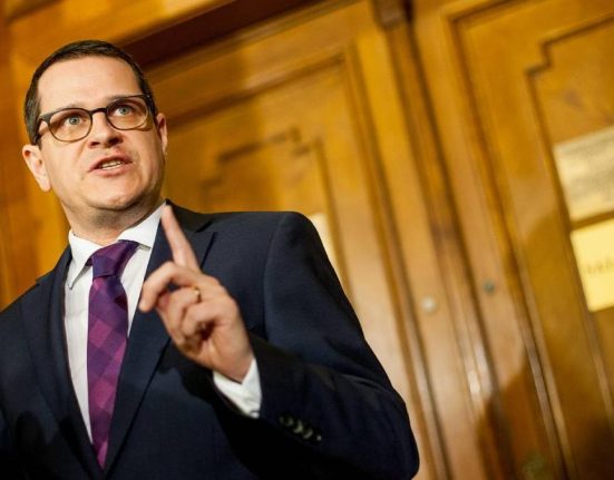 Eduard Hellvig despre amenintarile lui Calin Georgescu Definitia securismului Cine il trimite la televizor sa se faca de ras