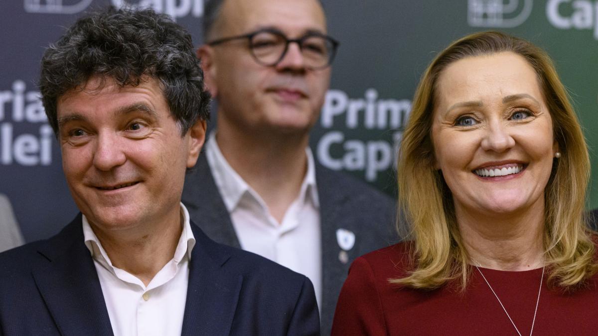 Elena Lasconi il critica pe Nicusor Dan Stiu ce reprezint astept sa aflu ce reprezinta el Nu ma retrag Daca el nu se retrage vedem