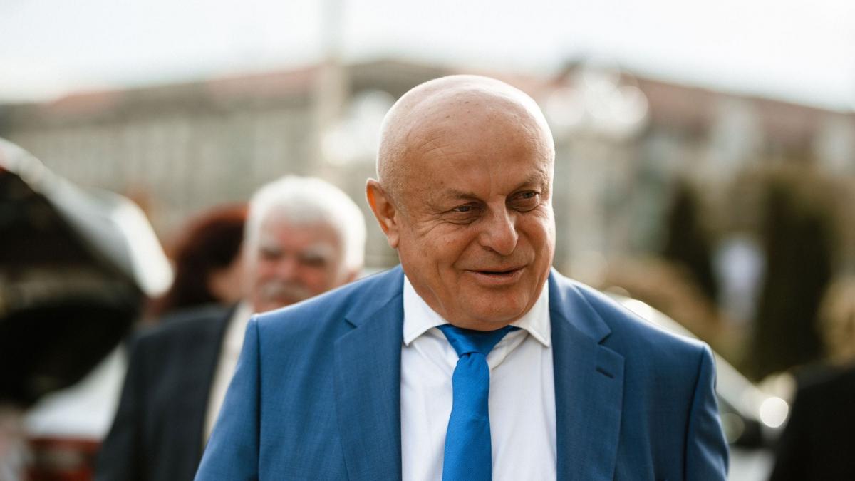Fostul sef Romsilva s a reangajat si a dat in judecata Casa de Pensii