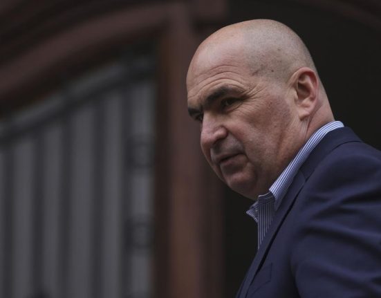 Ilie Bolojan a plecat la summitul de la Paris cu Luminita Odobescu