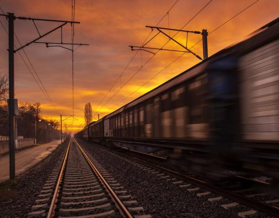 Incident ciudat Tren Bucuresti Brasov greseste ajunge spre Buzau