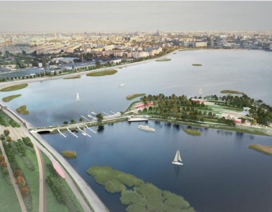 Insula Lacul Morii in reabilitare Plaja insule plutitoare si pontoane pentru sporturi nautice