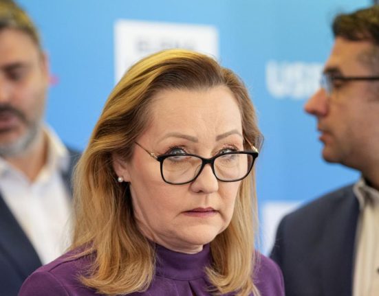 Lasconi ii cere lui Ilie Bolojan sa desecretizeze cheltuielile Administratiei Prezidentiale si sa explice anularea alegerilor