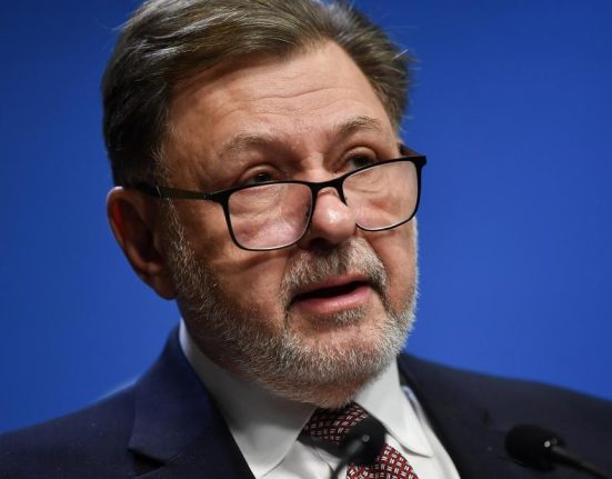 Rafila nu sustine testarea antidrog la elevi cei cu test pozitiv devin vedete iar neconsumatorii paria