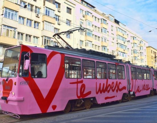 Tramvaiul Iubirii circula prin Bucuresti de Valentines