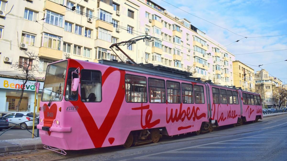 Tramvaiul Iubirii circula prin Bucuresti de Valentines