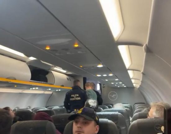 Un avion de pe Otopeni a aterizat urgent din cauza unui pasager