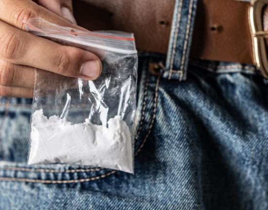 Un profesor de matematica prins vanzand cocaina in Italia