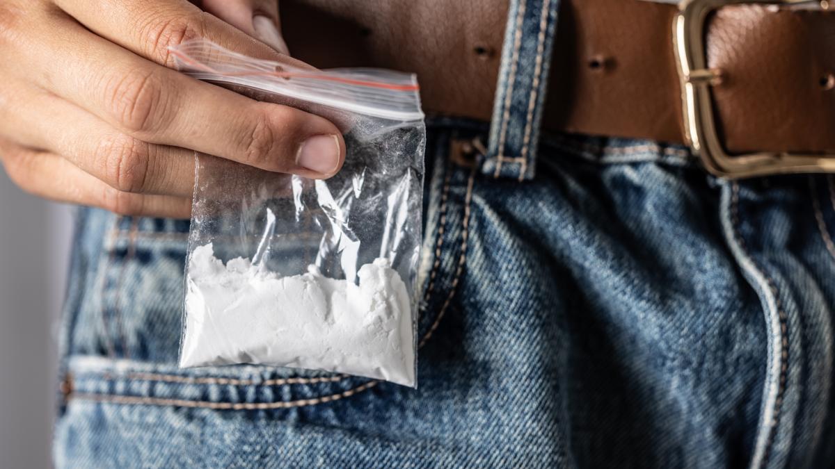 Un profesor de matematica prins vanzand cocaina in Italia