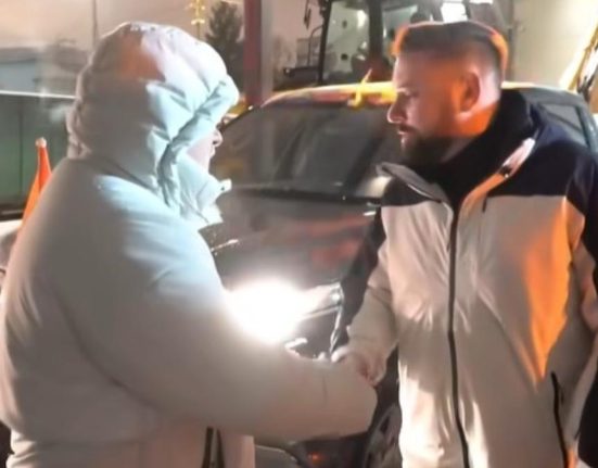 Vlad Popescu Piedone De azinoapte sunt in sector pentru a ma asigura ca Sectorul 5 este deszapezit