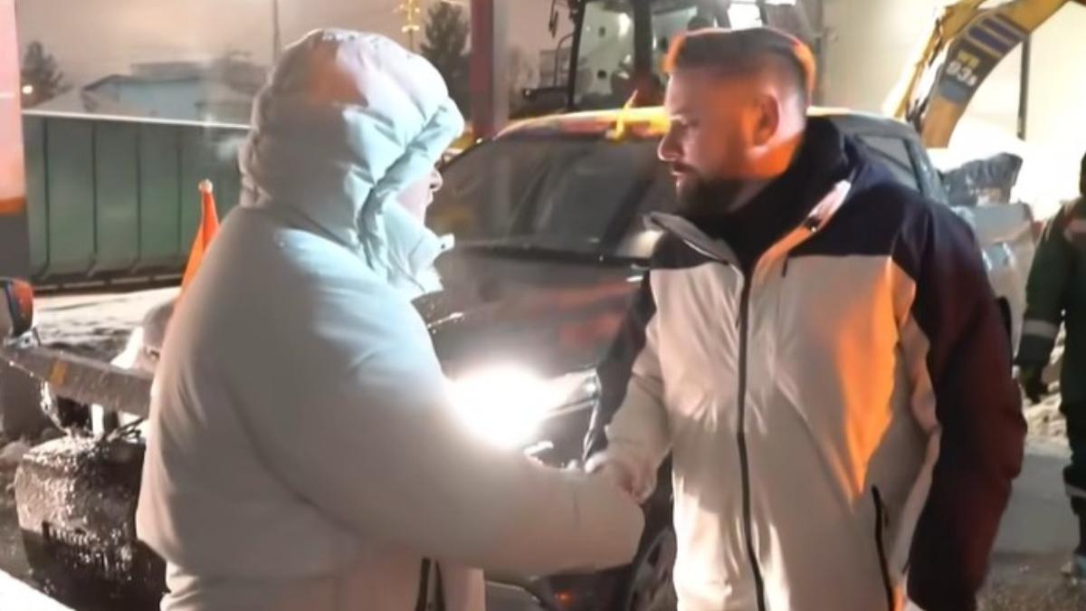 Vlad Popescu Piedone De azinoapte sunt in sector pentru a ma asigura ca Sectorul 5 este deszapezit