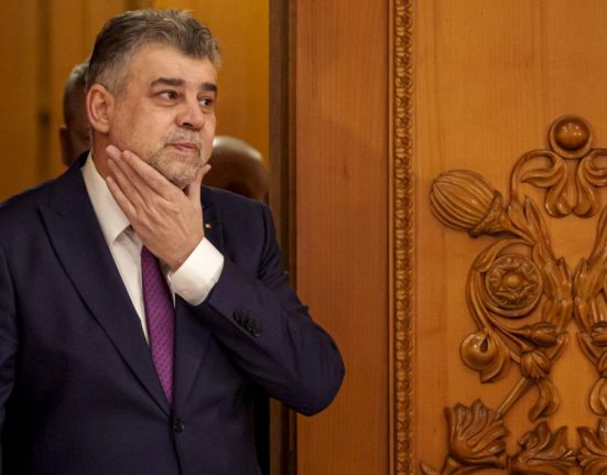 Controlale risipa bani in ministere telefoane peste 500 lei consum benzina analizat