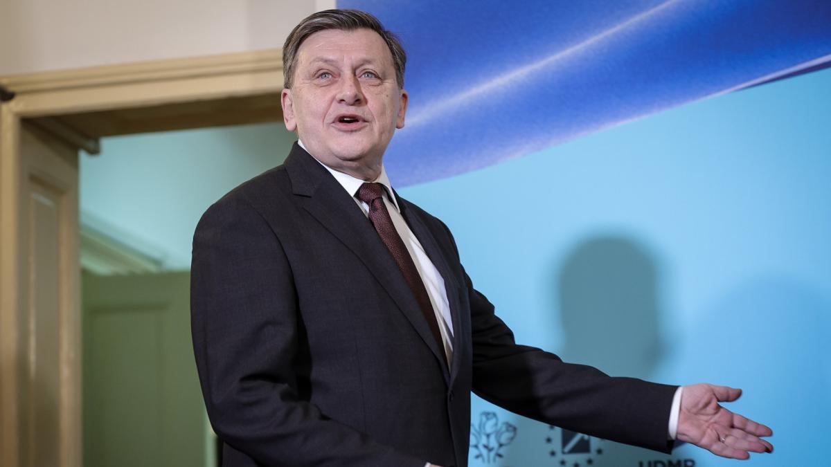 Crin Antonescu ii raspunde lui Valeriu Stoica Nici nu mi trece prin minte
