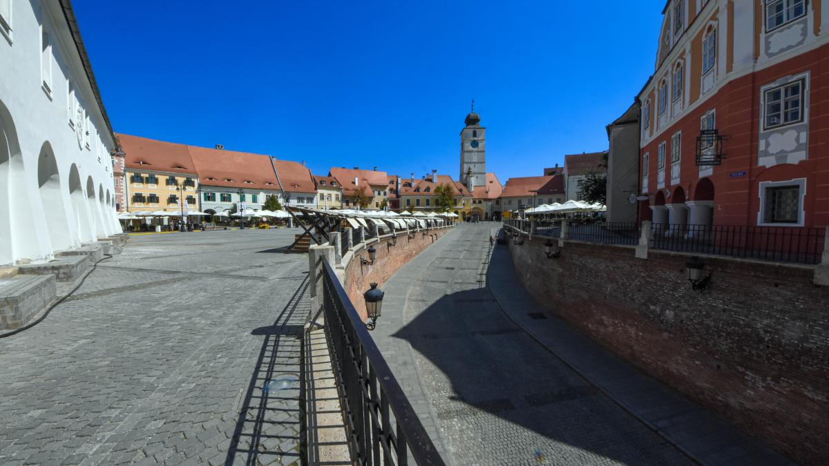 Femeie la spital dupa caderea unei tigle in Sibiu