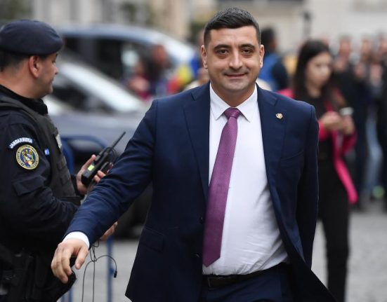George Simion candidat la prezidentiale 2025 Familie studii cariera avere controverse