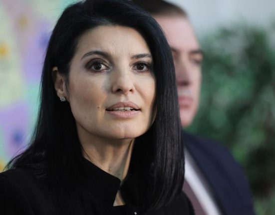 Lavinia Sandru ii numeste ipocriti pe politicieni indignati de cheltuielile lui Iohannis Abia acum le descopera