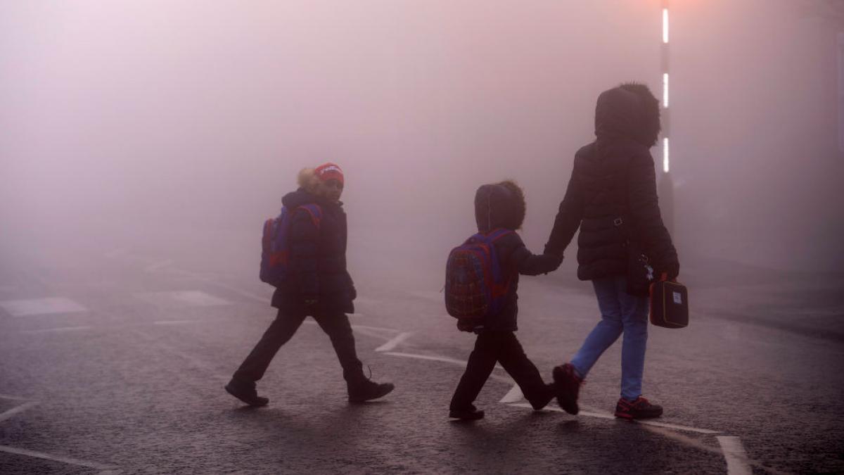 Meteorologii anunta ploi fulgere grindina si coduri de ceata